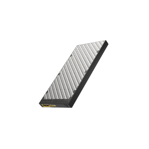 NB10000 Silver — Baterie externă de 10.000 mAh în finisaj argintiu, cu porturi USB-C și USB-A și putere de până la 20 W.