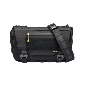 SLB06 — Geantă crossbody de 7 L, cu fermoar bidirecțional și posibilități de extindere modulară pentru echipamentul zilnic.